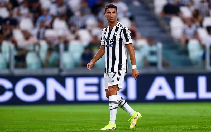 tien dao ronaldo da cho doi nao cac giai doan chinh trong su nghiep
