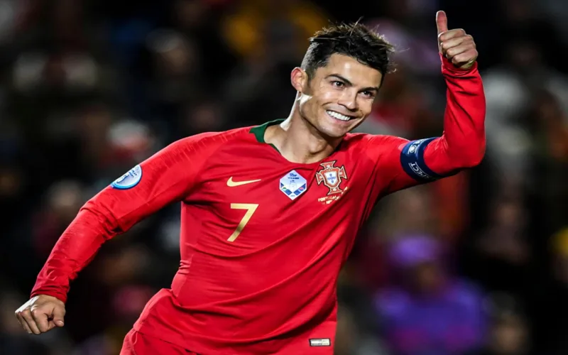 tien dao ronaldo da cho doi nao cac giai doan chinh trong su nghiep