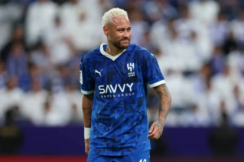 Hành trình của Neymar tiếp tục qua PSG, Al Hilal trước khi trở lại Santos, nơi sự nghiệp bắt đầu.