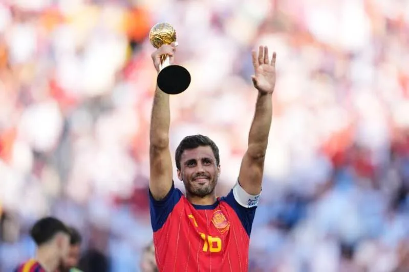 Rodri giữ vai trò trung tâm trong hành trình vô địch World Cup 2026 và được vinh danh là cầu thủ hay nhất giải.