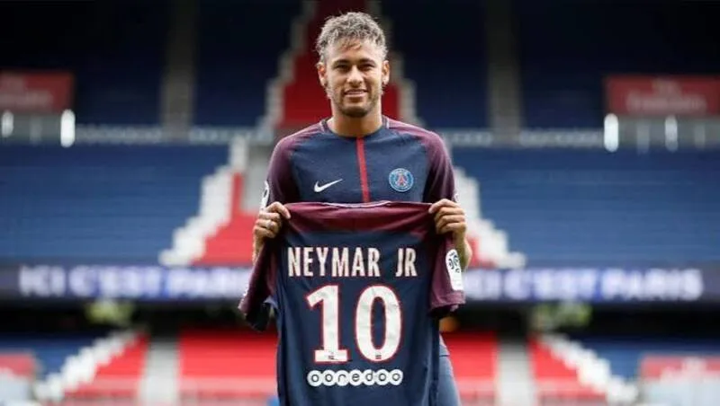 Neymar vẫn giữ kỷ lục thương vụ đắt giá nhất lịch sử bóng đá nam với mức phí 222 triệu euro